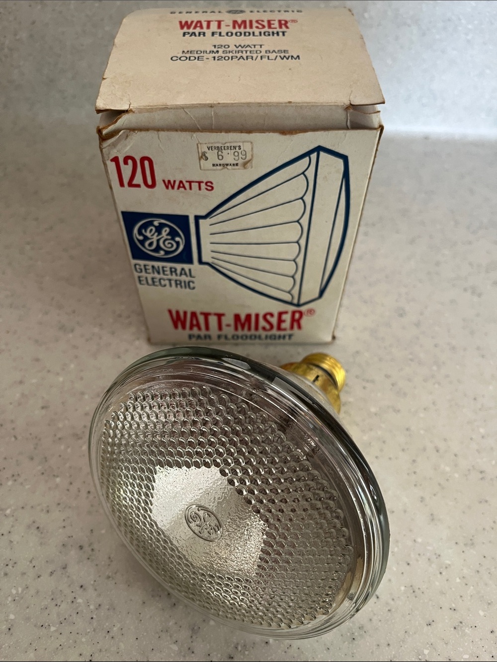Vtg General Electric GE 120 Watt Watt-Miser PAR Floodlight NIB Med Skirted Base